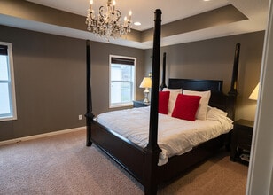 8481 Portage Ln E in Shakopee, MN - Building Photo - Building Photo