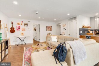 728-30 S Sartain St in Philadelphia, PA - Building Photo - Building Photo