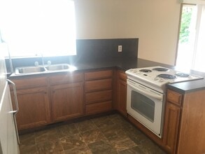 6262 S 4195 W in West Jordan, UT - Building Photo - Building Photo