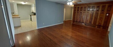 313 Georgetown Dr in Garland, TX - Building Photo - Building Photo