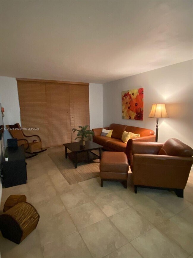 3801 S Ocean Dr, Unit 1K in Hollywood, FL - Building Photo - Building Photo