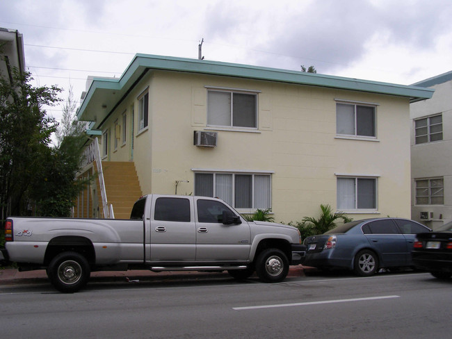 7725-7727 Harding Ave in Miami Beach, FL - Building Photo - Building Photo