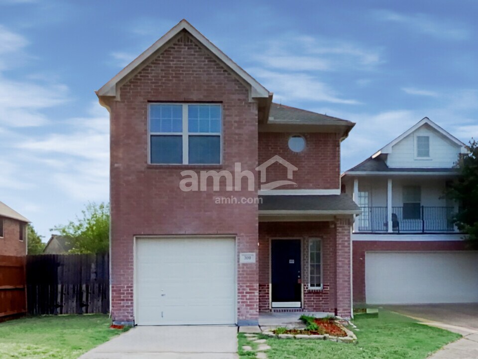 300 Austin Ave in Wylie, TX - Building Photo