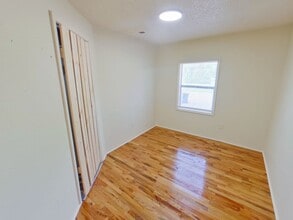 4243 E Whitney Ln in Wichita, KS - Building Photo - Building Photo
