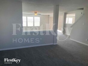 12515 Teacup Way in Indianapolis, IN - Foto de edificio - Building Photo