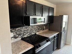 3955 Morning View Dr in Virginia Beach, VA - Building Photo - Building Photo