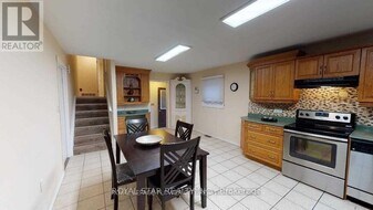 443 Castlegrove Ct in London, ON - Building Photo