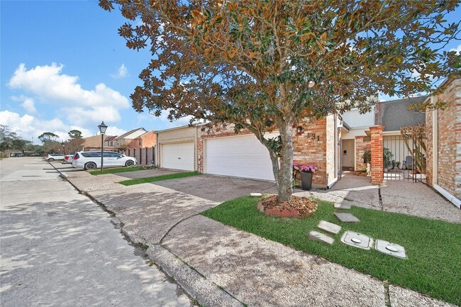 property at 131 Phanturn Ln