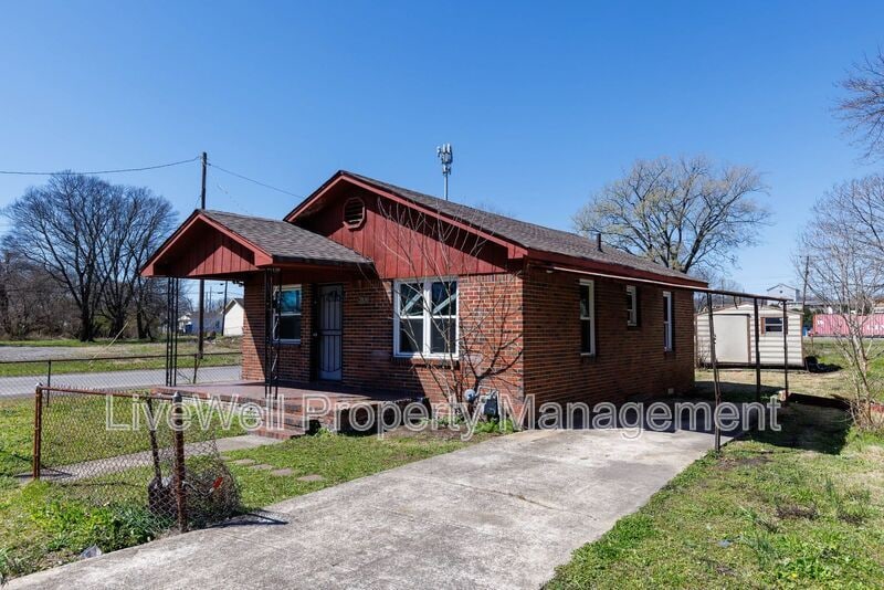 3936 Fred L Shuttlesworth Rd in Birmingham, AL - Building Photo