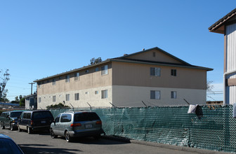 Buena Altura Apartments in Fallbrook, CA - Building Photo - Building Photo