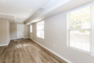 3846 Kenner Dr SW in Atlanta, GA - Building Photo - Building Photo