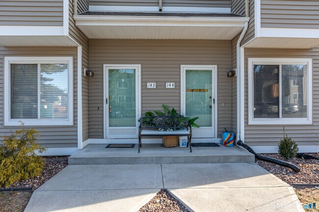 60 Old Town Rd in Vernon, CT - Building Photo - Building Photo