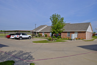 Hayden Apartments in Granbury, TX - Building Photo - Building Photo