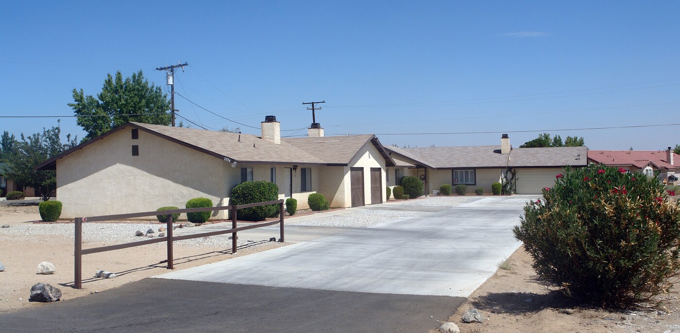 21134 Multnomah Rd in Apple Valley, CA - Building Photo