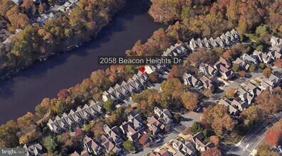 2058 Beacon Heights Dr in Reston, VA - Building Photo - Building Photo