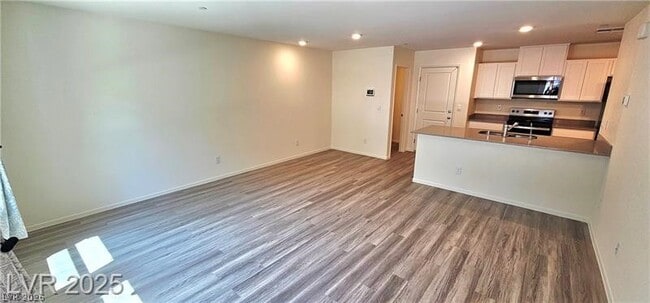 9455 Calm Strm Ave in Las Vegas, NV - Building Photo - Building Photo