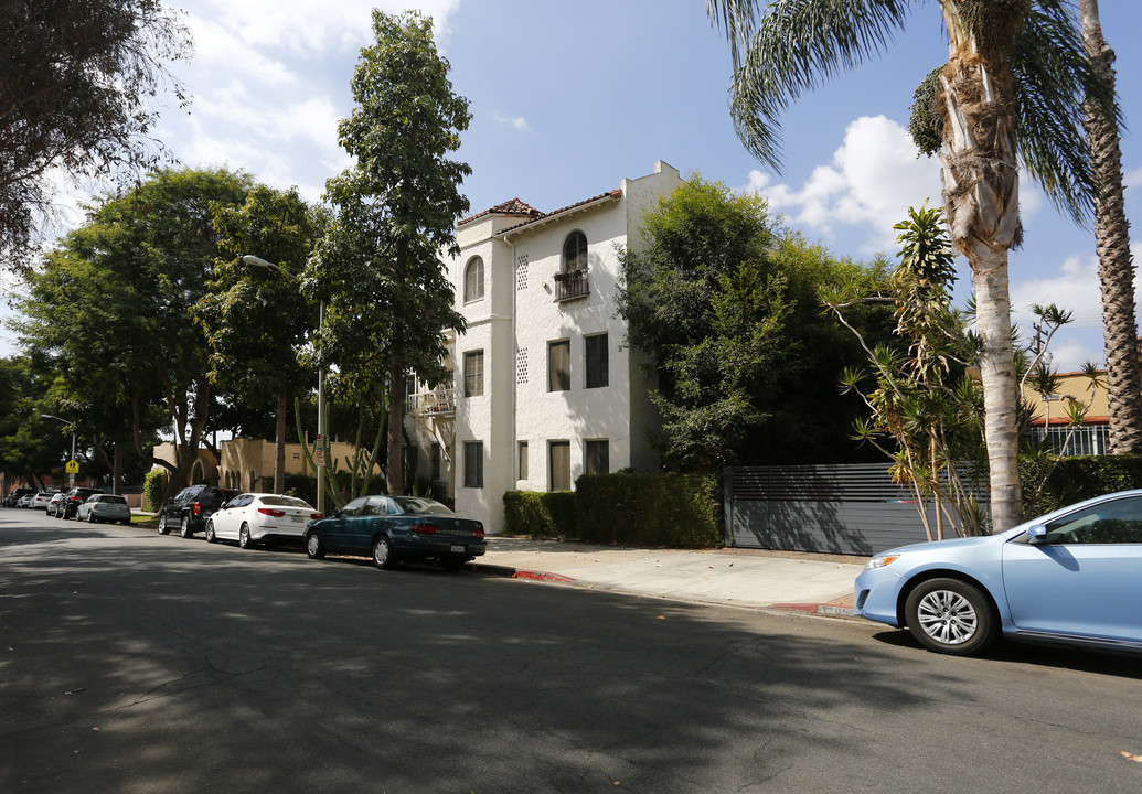 1201 N Orange Grove Ave in Los Angeles, CA - Building Photo