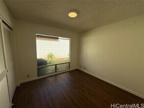 1054-1054 Meahale Pl in Waipahu, HI - Building Photo - Building Photo
