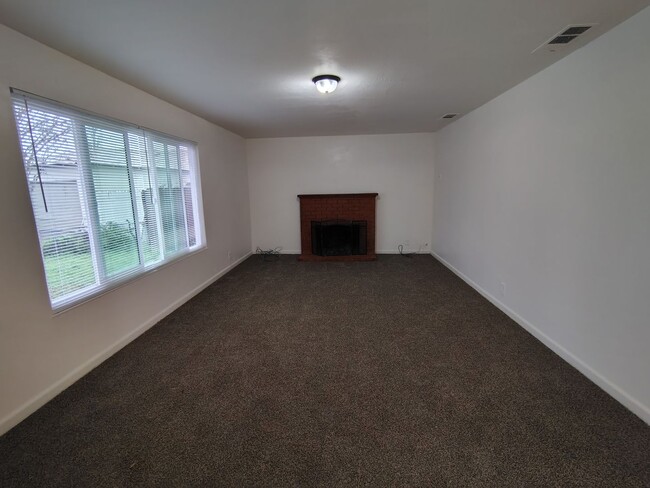 1914 Freida Ct in Modesto, CA - Building Photo - Building Photo