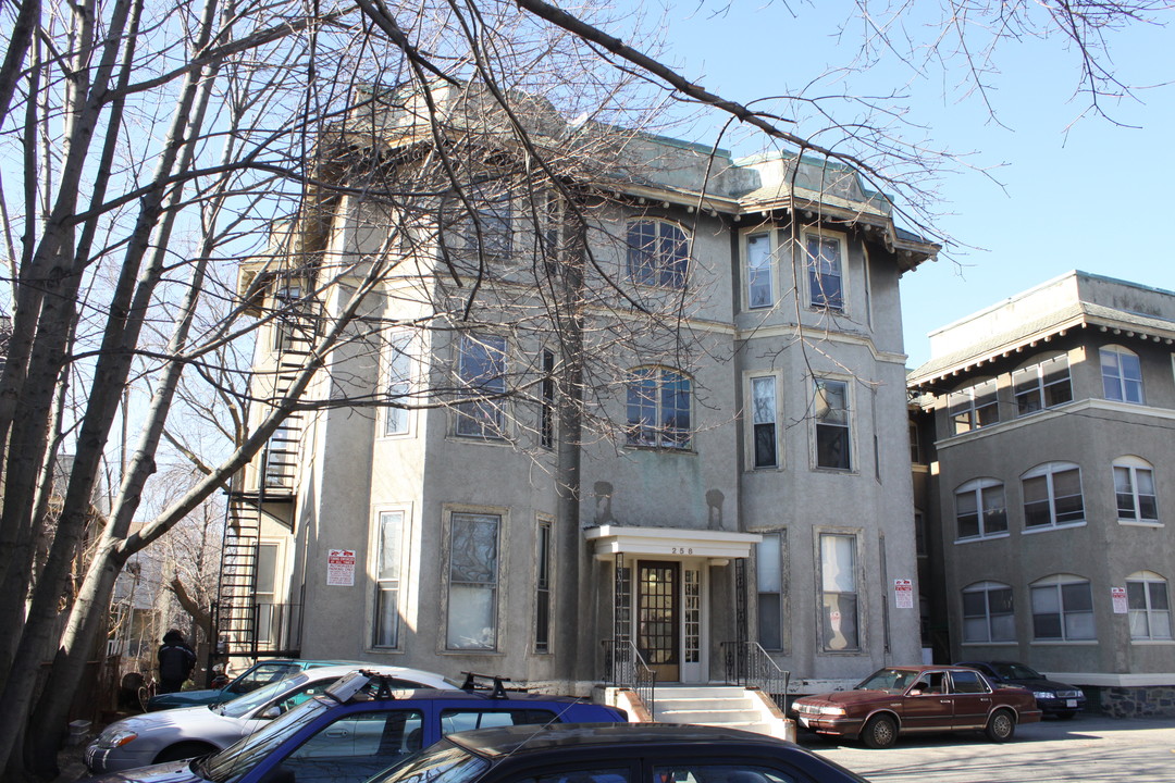 Capitol Square Apartments in Arlington, MA - Building Photo