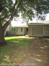 3007 Kestrel Dr in Austin, TX - Foto de edificio - Building Photo