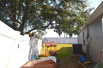 500 Lake Charles Dr in Davenport, FL - Building Photo - Building Photo