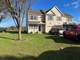 1 Creekside Dr in Wrightsville, PA - Building Photo