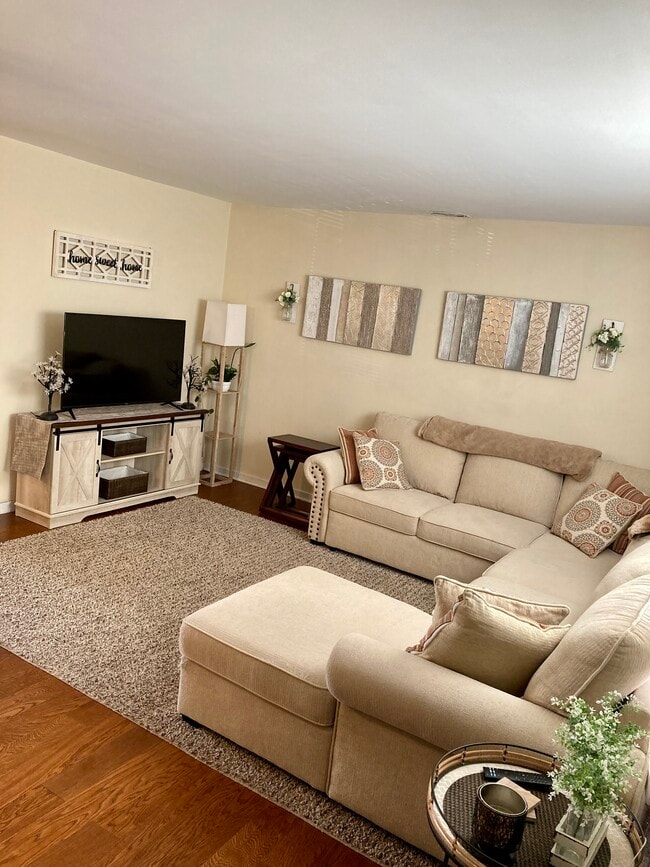 156 Liberty St, Unit Condo #15 in Little Ferry, NJ - Foto de edificio - Building Photo