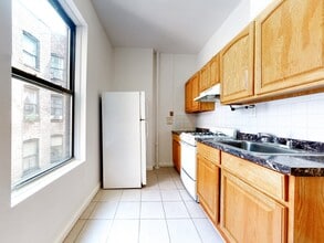 West 140th Street, Unit 45 in New York, NY - Foto de edificio - Building Photo