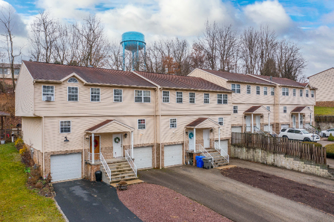 159 Londonderry Dr in New Brighton, PA - Building Photo - Building Photo