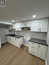 41 MacLaren Ave in Barrie, ON - Building Photo - Building Photo