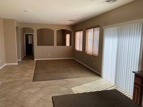 10339 Trillium Dr in Las Vegas, NV - Building Photo - Building Photo