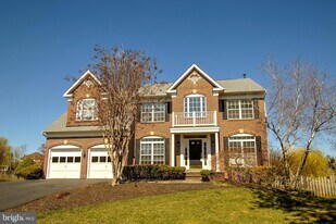 21927 Castlehill Ct, Unit 7-0702 in Ashburn, VA - Building Photo