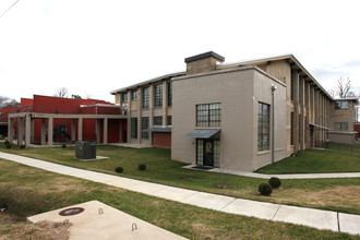 Mebane Mill Lofts in Mebane, NC - Foto de edificio - Building Photo