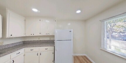 305 E California Ave in Sunnyvale, CA - Building Photo - Building Photo