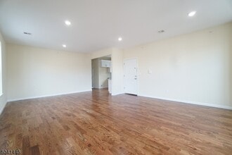 17 Triton Terrace in Newark, NJ - Building Photo - Building Photo