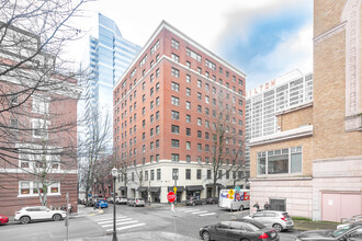 Park Tower Apartments in Portland, OR - Building Photo - Primary Photo