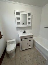 6427 Elm St, Unit 1 in Morton Grove, IL - Building Photo - Building Photo