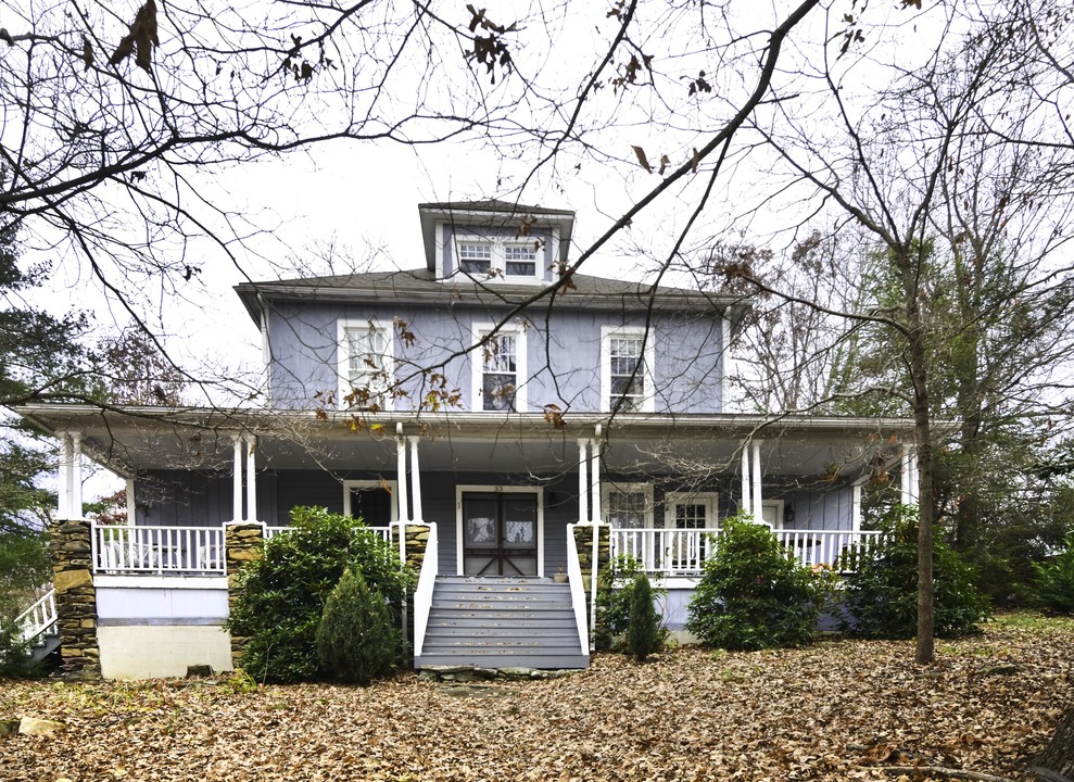 33 Vance Ave in Black Mountain, NC - Building Photo