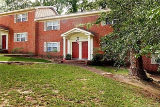 2440 Bragg Blvd in Fayetteville, NC - Building Photo - Building Photo
