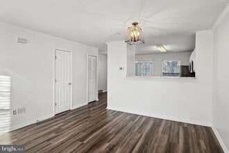 1710 Fallowfield Ct, Unit 16D in Crofton, MD - Building Photo - Building Photo