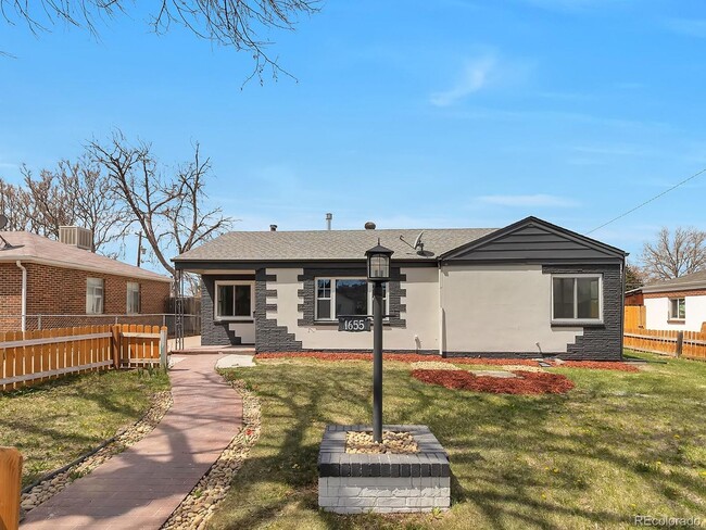 property at 1655 N Oakland St