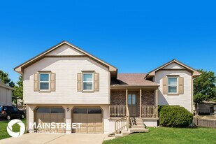 602 SW Montana Ridge Dr in Grain Valley, MO - Building Photo