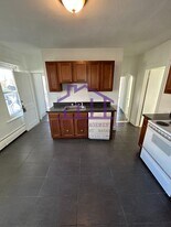 221 Regan St in Gardner, MA - Building Photo