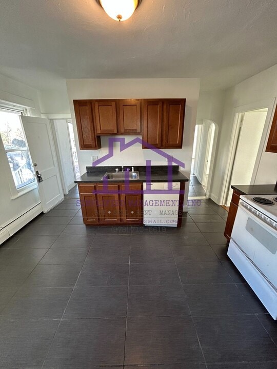 221 Regan St in Gardner, MA - Building Photo