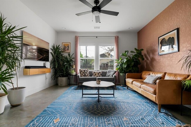 2912 Govalle Ave in Austin, TX - Building Photo - Building Photo