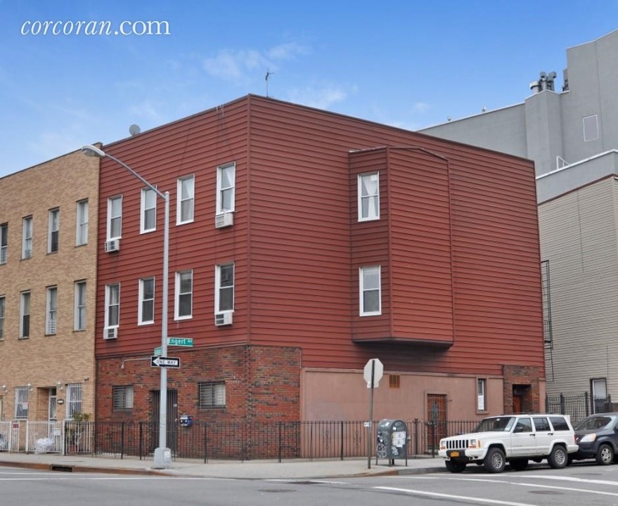 531 Graham Ave in Brooklyn, NY - Foto de edificio