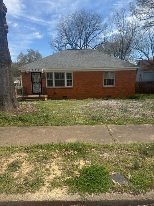 1254 Will Scarlet Rd in Memphis, TN - Building Photo