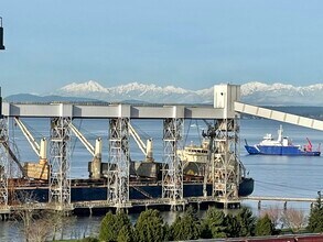 415 W Mercer St, Unit 504 in Seattle, WA - Foto de edificio - Building Photo