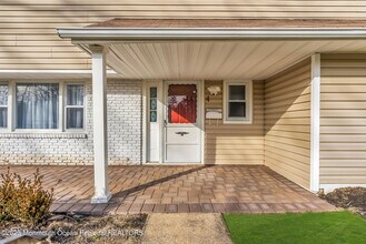 4 Cheryl Dr in Ocean Township, NJ - Building Photo - Building Photo